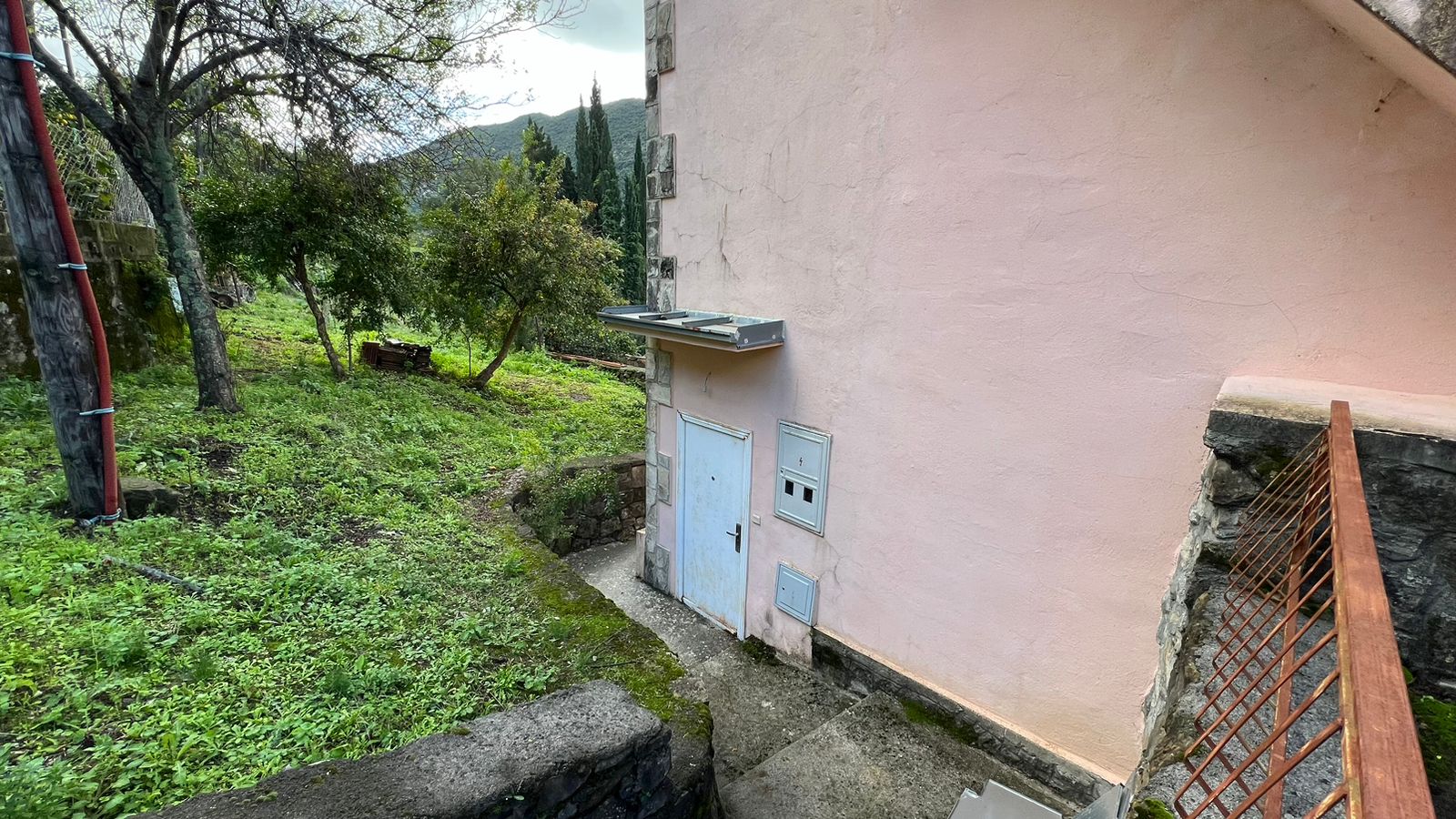 Image of House - 2 Bedrooms - 1 Bathrooms for Sale in Herceg-Novi-Sutorina-Montenegro, Image 2